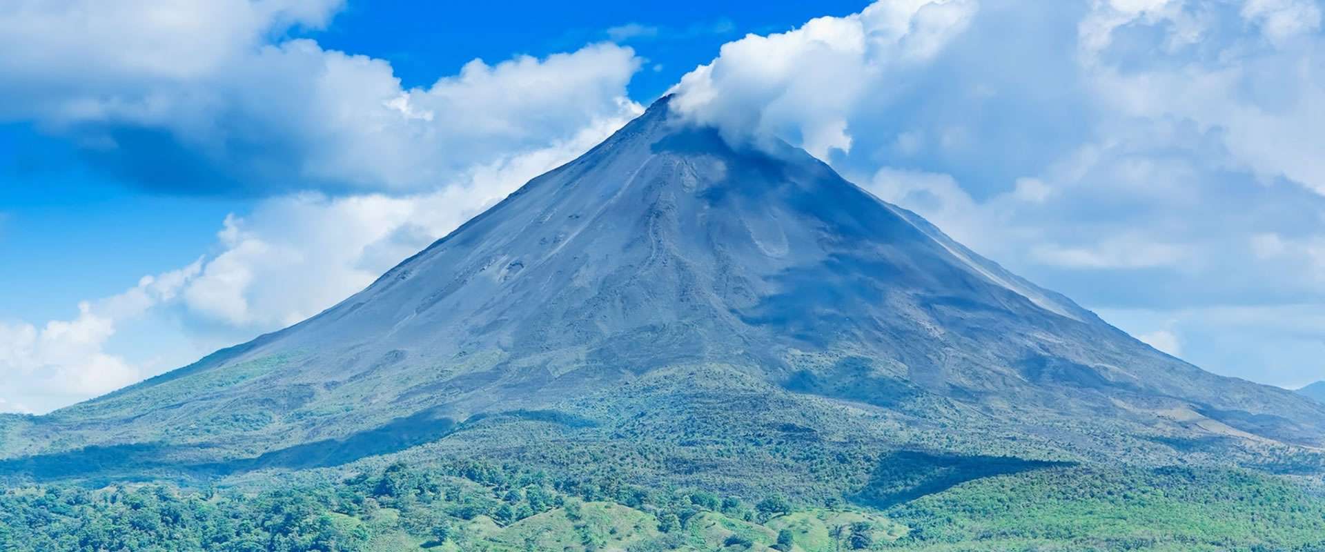 Tour Volcán Arenal y Aguas Termales de Tabacón | Costa Rica Jade Tours