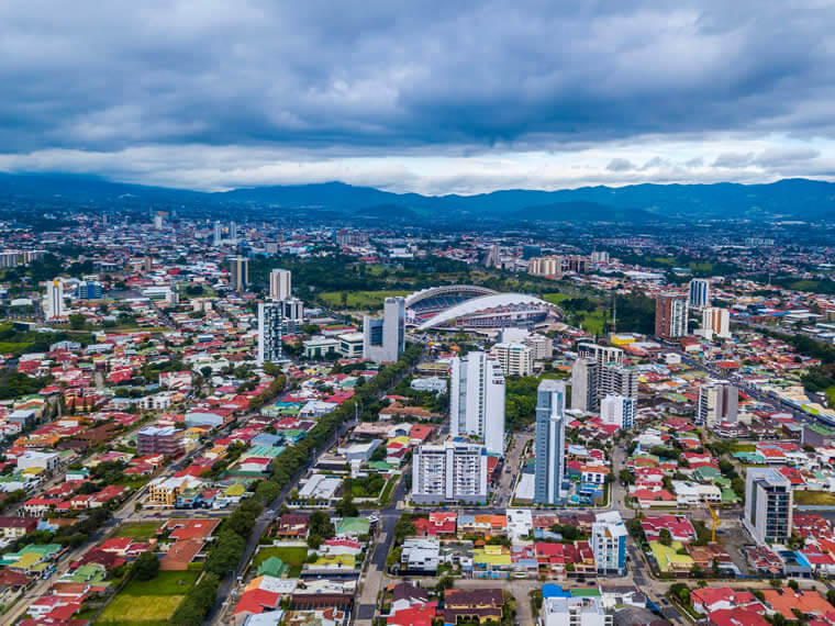 Costa Rica banks and money