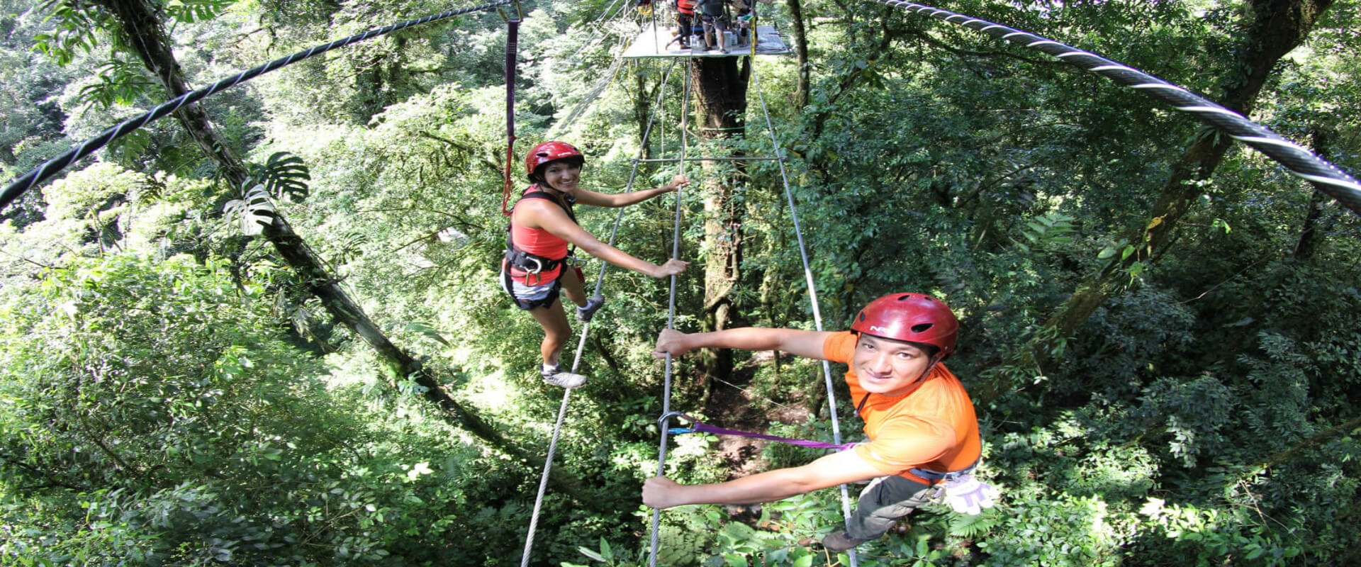 Barranquismo y Tirolesa en Arenal | Costa Rica Jade Tours