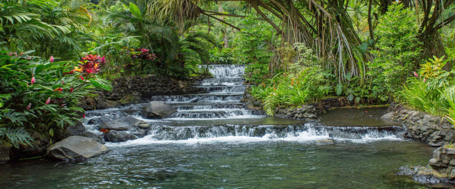 Rafting y aguas termales en Arenal | Costa Rica Jade Tours