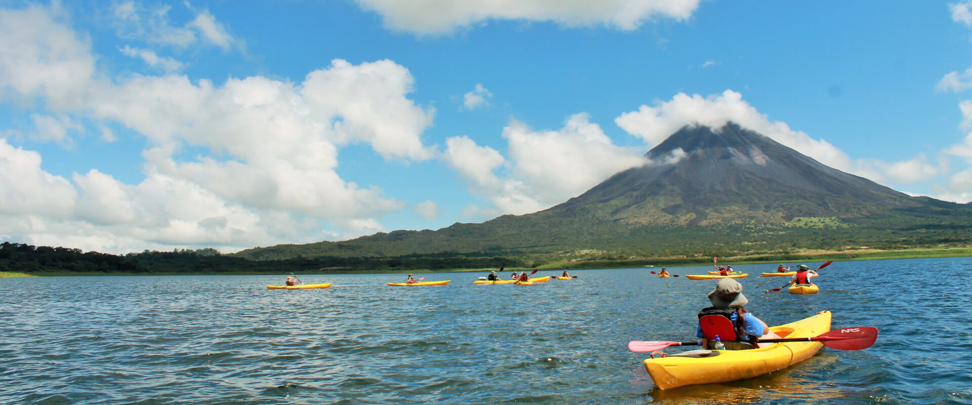 Kayak en el lago Arenal | Costa Rica Jade Tours