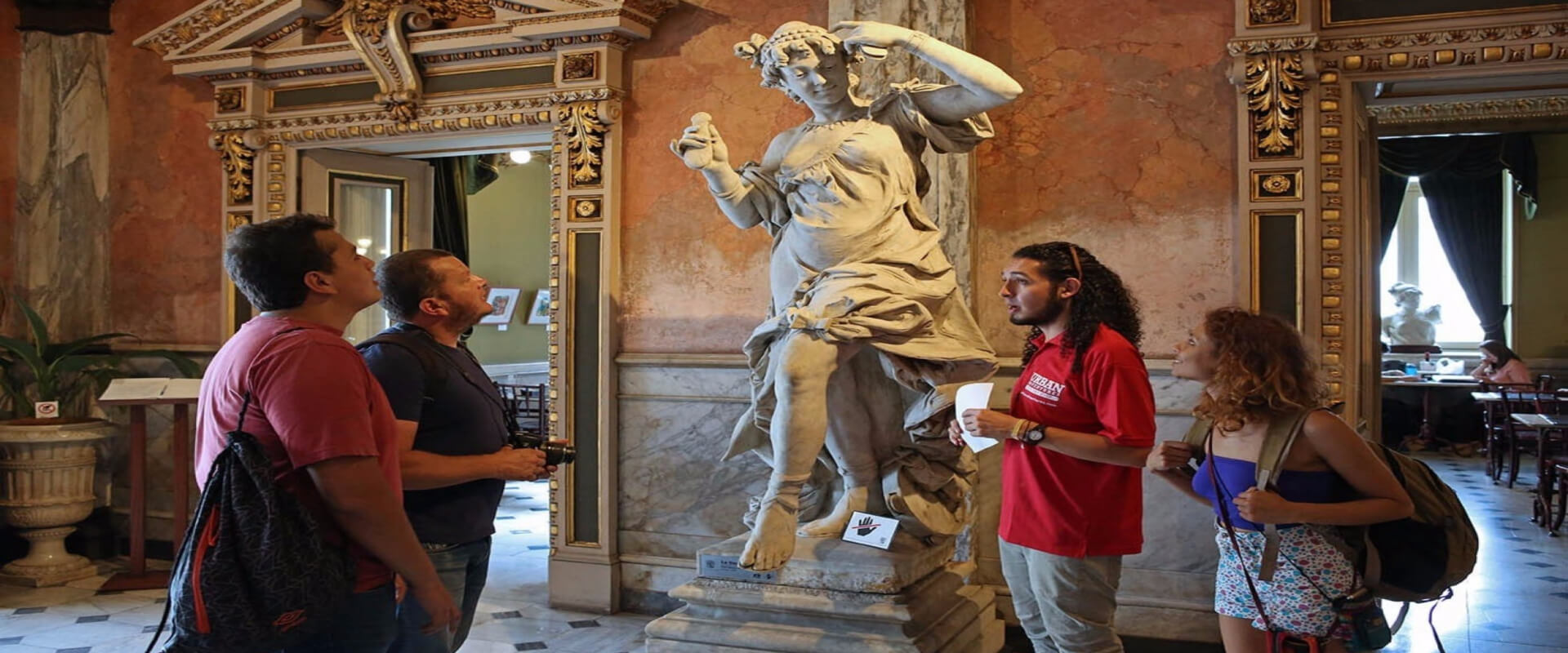 Bocados y lugares de interés con el Museo del Oro en San José  | Costa Rica Jade Tours