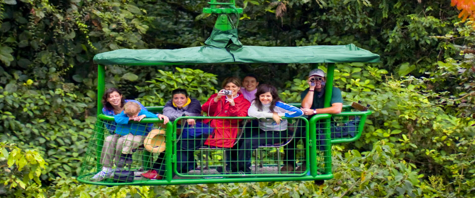 Teleférico en selva tropical | Costa Rica Jade Tours