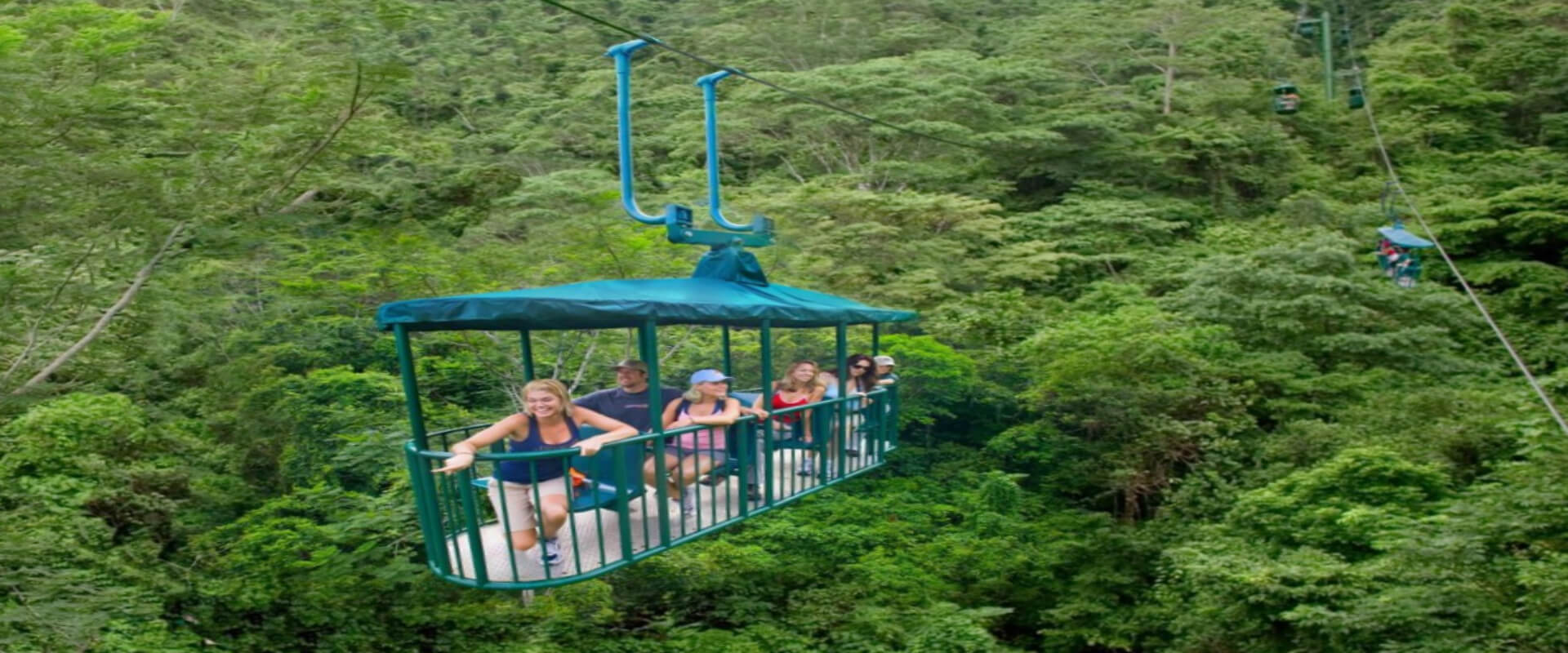 Teleférico en selva tropical | Costa Rica Jade Tours