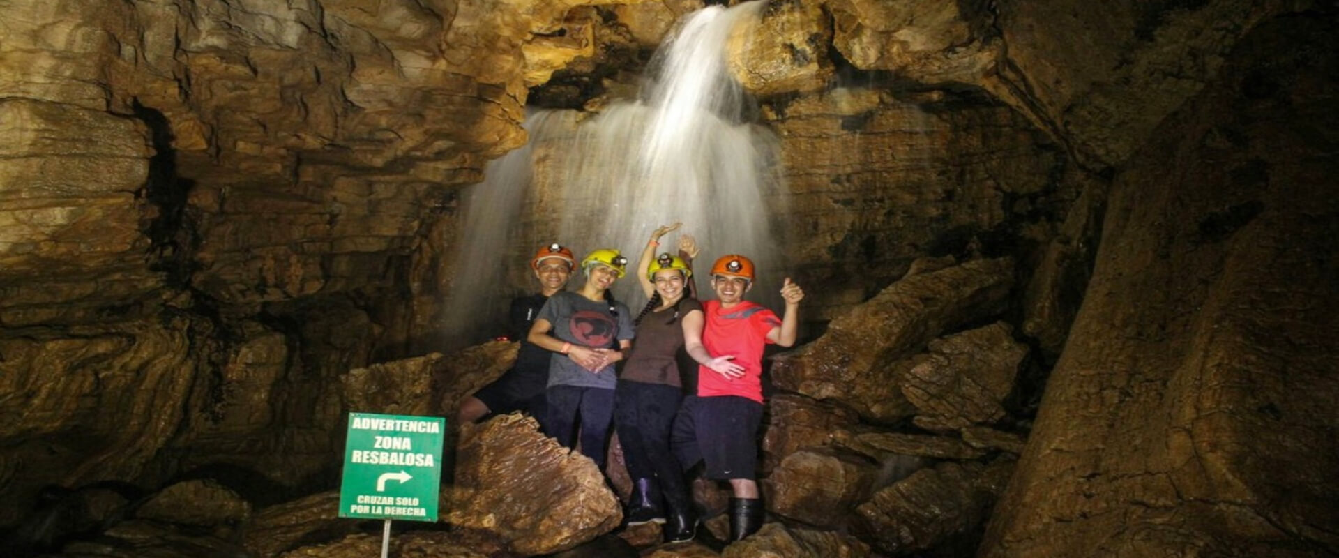 Espelelología en las cuevas de Venado | Costa Rica Jade Tours